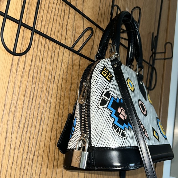 Rare limited edition Louis Vuitton Epi azteque Alma BB - Picture 5 of 16